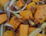 A picture of step 4 of Chili Pumpkin.