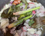 Foto langkah ke 2 dari resep Pindang Ikan Tongkol Masak Santan.