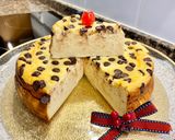 Foto del paso 15 de la receta Pastel de yogur griego, queso crema y pepitas de chocolate