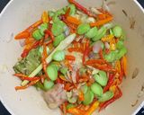 Foto langkah ke 4 dari resep Ikan Bilis Cabe Garam + Pete.