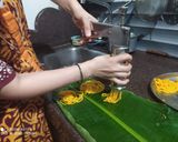 नारळाच्या दुधातल्या शेवया (आंबा फ्लेवर्ड) (dudhatlya seviya recipe in marathi) रेसिपी स्टेप 9 फोटो