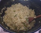 Foto del passaggio 7 della ricetta Risotto con gli asparagi e pistacchi