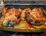 Foto del paso 5 de la receta: Pollos al horno con patatas y mix de pimientos