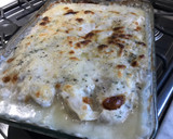 Foto del paso 5 de la receta: Blanca y radiante va la...(Merluza con salsa blanca gratinada)