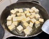 A picture of step 2 of Scallion Braised Tofu | 蔥燒豆腐.