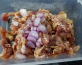 Hình bước làm 4 của món Cơm gà tay cầm