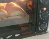 Foto langkah ke 4 dari resep Korean Garlic Cheese Bread.