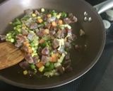 Hình bước làm 2 của món Cơm chiên lạp xưởng