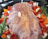 Foto del paso 1 de la receta: Bondiola braseada al vino con vegetales