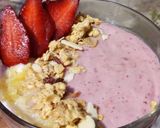 A picture of step 9 of Strawberry-banana smoothie bowl.