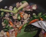 Foto langkah ke 3 dari resep Oseng kikil lombok ijo.