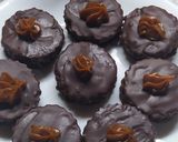 Foto del paso 5 de la receta: Alfajores de Dulce de Leche y Chocolate con Masa de Chocolinas