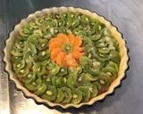 Une image de l'étape 8 de Tarte aux kiwis, mandarine, pêches et rhubarbe (pâte brisée sucrée à l'huile de tournesol).