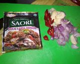 Foto langkah ke 2 dari resep Udang sosis lada hitam.