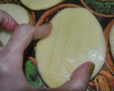 A picture of step 3 of Potato pizza  پتیزا سیب زمینی.