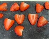 Foto del paso 1 de la receta: Postre de fresa casero y saludable