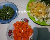 Foto langkah ke 4 dari resep Sayur sop ceker ayam.