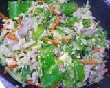 รูปขั้นตอนการทำที่ 2 ของ ผัดก๋วยเตี๋ยวเซี่ยงไฮ้