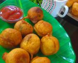 A picture of step 4 of Aloo Bonda.