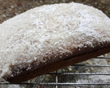 Foto del paso 12 de la receta: 😍🥥 Budín húmedo de coco, relleno con dulce de leche con glaseado de coco 🥥😍