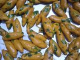 મેથીના રસિયા મુઠીયા (Methi Rasiya Muthiya Recipe In Gujarati)