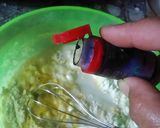 Foto langkah ke 3 dari resep Dadar gulung ungu.