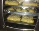 Foto langkah ke 5 dari resep Roti manis isi pisang.