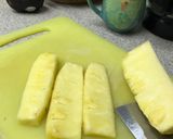 A picture of step 5 of Rib Eye Pineapple and Pestomole Sandwich.