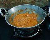 A picture of step 3 of Paneer Lababdar.