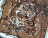 Foto langkah ke 8 dari resep Chocolate Marble Cheesecake.