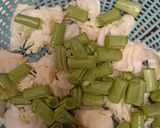 Foto langkah ke 2 dari resep Sayur Sop dengan Bakso dan Sosis Bumbu Racik.