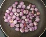 கொல்லிமலை ஸ்பெஷல் (சின்ன வெங்காய சட்னி) குழிப்பணியாரம் chinna Vengaya Chutni Recipe in Tamil) ரெசிபி ஸ்டேப் 1 புகைப்படம்