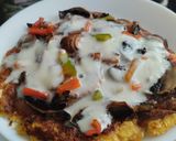 Foto del paso 5 de la receta: Pizza de champiñones y pimientos con masa de zanahoria y coliflor🍕🧀🍳🥕🍄‍🟫🫑