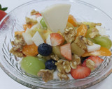 Foto del paso 1 de la receta: Cocktail de frutas con queso y nueces🍓🍓🧀