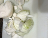 Foto del paso 1 de la receta: Crema de puerros y calabacín con crujiente de jamón