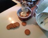 Foto del paso 4 de la receta: Tarta de limón y galletas (sin horno)