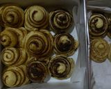 Foto langkah ke 8 dari resep Cinnamon Rolls Coklat.