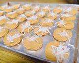 Foto langkah ke 4 dari resep Kue Semprit Keju (Inspirasi Hantaran Lebaran).