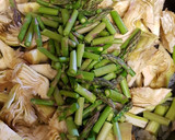 Foto del paso 4 de la receta: Alcachofas con Espárragos Trigueros