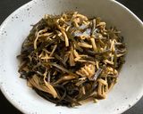 A picture of step 4 of Simmered Kombu (Kelp) & Enoki.