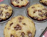 A picture of step 8 of Banana Chocolate Muffins.
