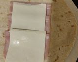Foto del paso 2 de la receta Wrap de pavo y queso fácil y rápido