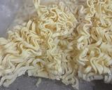 Foto langkah ke 1 dari resep Arem-Arem Mie (Lontong Mie).