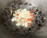 Foto langkah ke 1 dari resep Udang Kentang Sambal Tomat.