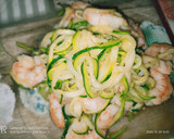 Foto del paso 6 de la receta: Fideos de calabacín con gambas al ajillo
