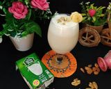 A picture of step 3 of Banana shake.