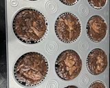 A picture of step 6 of Brownie cup cakes.