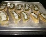 Foto langkah ke 4 dari resep Nori Garlic Bread.