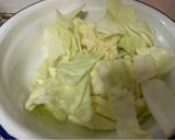 รูปขั้นตอนการทำที่ 1 ของ หมูสันคอสไลด์ผัดกะหล่ำปลี เมนูข้าวกล่อง