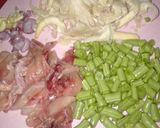 Foto langkah ke 1 dari resep Ayam jamur masak capcay.